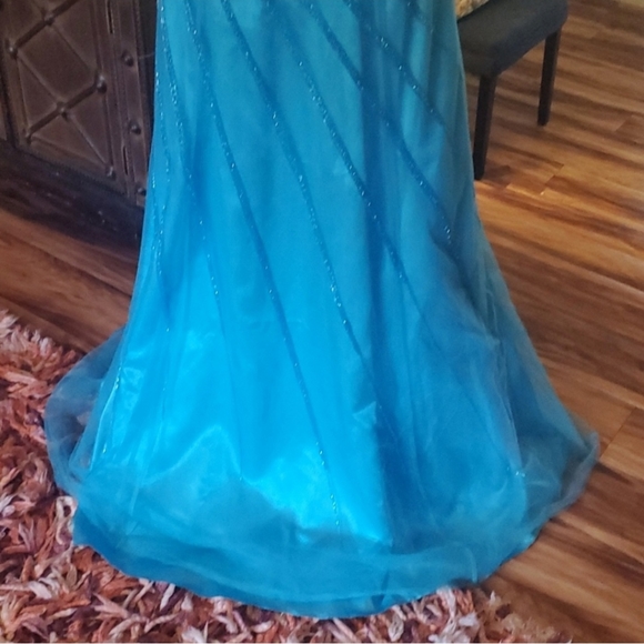 Cache Prom/Formal Dress - Picture 6 of 7